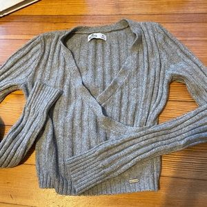 Hollister XS Grey Knit Wrap Cropped Sweater